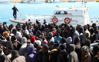 700 người di cư chết đuối, Ý ép EU họp khẩn
