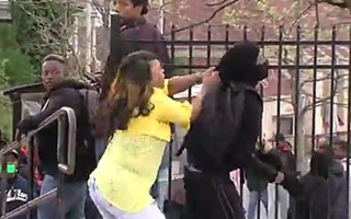 Mỹ: Lộ diện bà mẹ "anh hùng" trong cuộc bạo loạn Baltimore