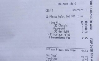 Cô gái mưu trí biến hóa đơn bánh pizza thành lời cầu cứu