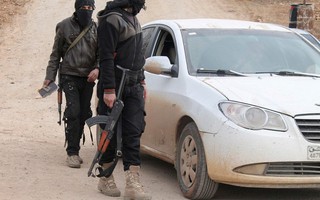 Hai thủ lĩnh IS trộm tiền bỏ trốn