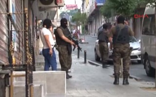 Lần đầu xuất trận, Thổ Nhĩ Kỳ bắt sống vợ chồng "tướng” IS