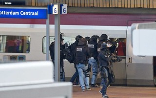 Hà Lan: Bắt người đàn ông nghi mang bom cố thủ trong toilet tàu lửa