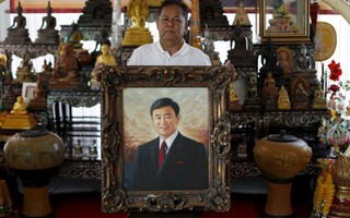 Ông Thaksin khuyên phe áo đỏ "giả chết"