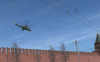 2 trực thăng lạ xuất hiện tại điện Kremlin