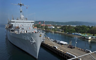 Mỹ gửi thêm tàu chi viện tới đảo Guam