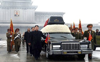 Số phận bi thảm của 5 quan chức bên xe tang ông Kim Jong-Il