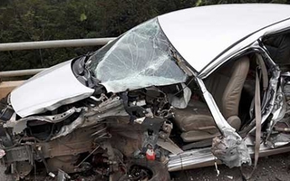 Buồn ngủ, tài xế xe khách gây tai nạn thảm khốc trên cao tốc