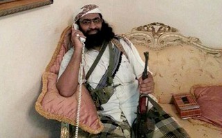 Vừa thoát tù, thủ lĩnh al-Qaeda khoe ảnh độc