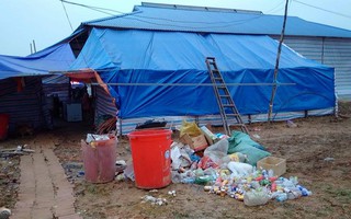 Cao tốc Nội Bài-Lào Cai: Khách bịt mũi đi vệ sinh trạm dừng chân