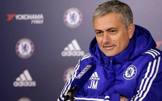 HLV Ferguson: Thật ngớ ngẩn nếu sa thải Mourinho