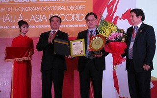 Một lương y người Việt được trao kỷ lục châu Á
