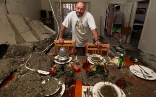 Úc: Nhà vừa bán xong thì bị lốc xoáy thổi bay