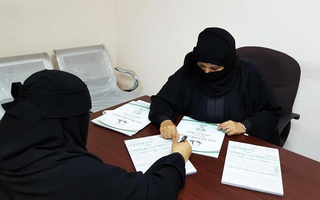 Phụ nữ Ả Rập Saudi lần đầu bỏ phiếu, ứng cử