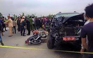 Hưng Yên: Va chạm với xe quân đội, 5 người chết