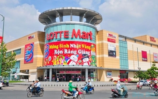 Lotte Mart giảm giá đồ Noel