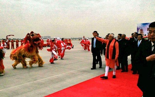 Chủ tịch Trung Quốc rời Bắc Kinh đón thủ tướng Ấn Độ