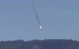 Thổ Nhĩ Kỳ bắt 2 phi công bắn rơi Su-24 của Nga