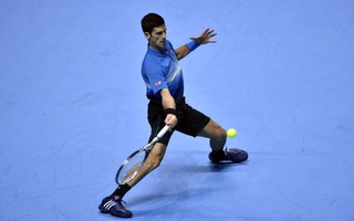 Djokovic thắng đậm Nishikori trận mở màn ATP World Tour Finals 2015