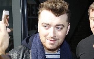 Viêm thanh quản, Sam Smith hủy sô