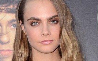 Cara Delevingne: Từ “quái vật” đến siêu mẫu đắt giá!