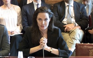 Angelina Jolie: “IS sử dụng hiếp dâm như chính sách!”