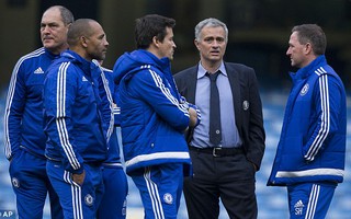 HLV Mourinho lại nhận án phạt từ FA