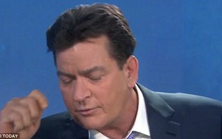 Charlie Sheen sẽ bị những tình cũ kiện vì che giấu nhiễm HIV