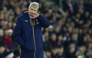 "Giáo sư" Wenger nói gì sau khi thua Southampton 4 bàn?