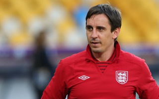 Chê 15 triệu bảng, Gary Neville về với Valencia