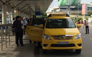 Dẹp “loạn” taxi sân bay