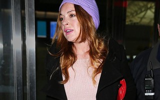 Lindsay Lohan nhập viện vì... muỗi cắn