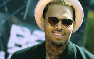 Ca sĩ Chris Brown bị cấm rời khỏi Philippines