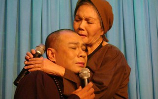 "Sầu nữ" Út Bạch Lan dốc sức cho Lễ Phật đản