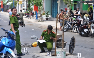 Hố ga phát nổ, 2 công nhân bị thương