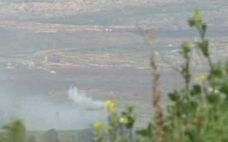 Xe quốc phòng Israel trúng tên lửa, 15 người chết
