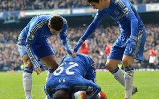 Pha ghi bàn hài hước của cựu tiền đạo Chelsea