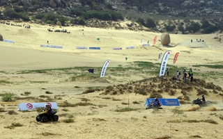 Khai mạc giải đua xe địa hình trên cát tại Ninh Thuận