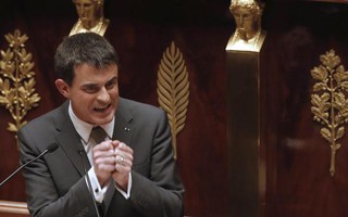 Chính phủ Pháp sống sót sau cuộc bỏ phiếu bất tín nhiệm
