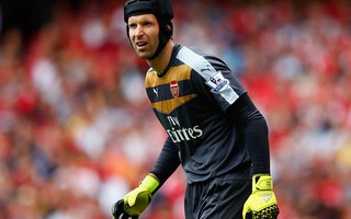 Cech day dứt sau 2 sai lầm tai hại trước West Ham