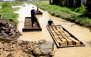 Đua nhau bán đất mặt ruộng