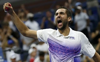 Serena thắng “cuộc chiến nhà Williams”, Cilic chật vật vào bán kết