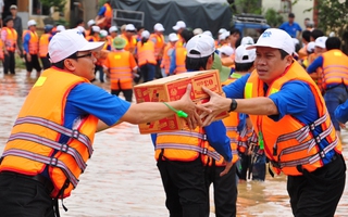 Công khai tiền, hàng cứu trợ