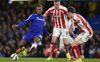 Chelsea thắng nhọc Stoke khi Charlie Adam lập siêu phẩm từ 60 m