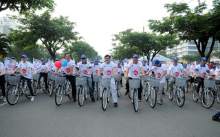“Vòng quay chia sẻ” tặng 300 xe đạp cho học sinh, sinh viên