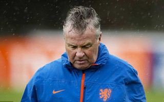 HLV tuyển Hà Lan Guus Hiddink bất ngờ từ chức