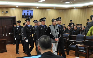Trung Quốc tử hình 2 tù nhân giết quản giáo