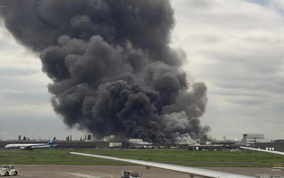 Nhật Bản: Cháy lớn gần sân bay Tokyo
