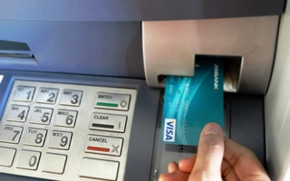 Chủ thẻ ATM chuyển tiền liên ngân hàng chỉ trong vài giây