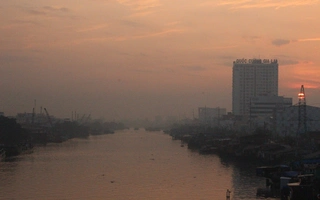 Mù khô độc hại lại tràn về Sài Gòn, Bình Dương