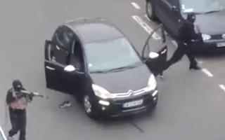 Pháp: Xả súng trong tòa soạn báo, 12 người chết